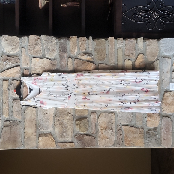 White House Black Market White Floral Dress ♥ - Picture 4 of 11